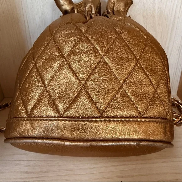 Vintage I Magnin Gold Quilted Drawstring cross body Chain Strap and tassels - Picture 11 of 15
